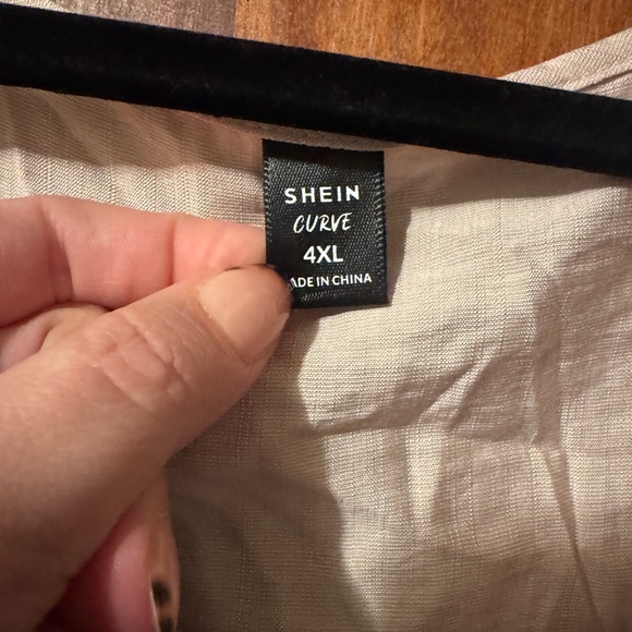 Women’s Plus Size Beige Blouse - Size 4X - Picture 3 of 4